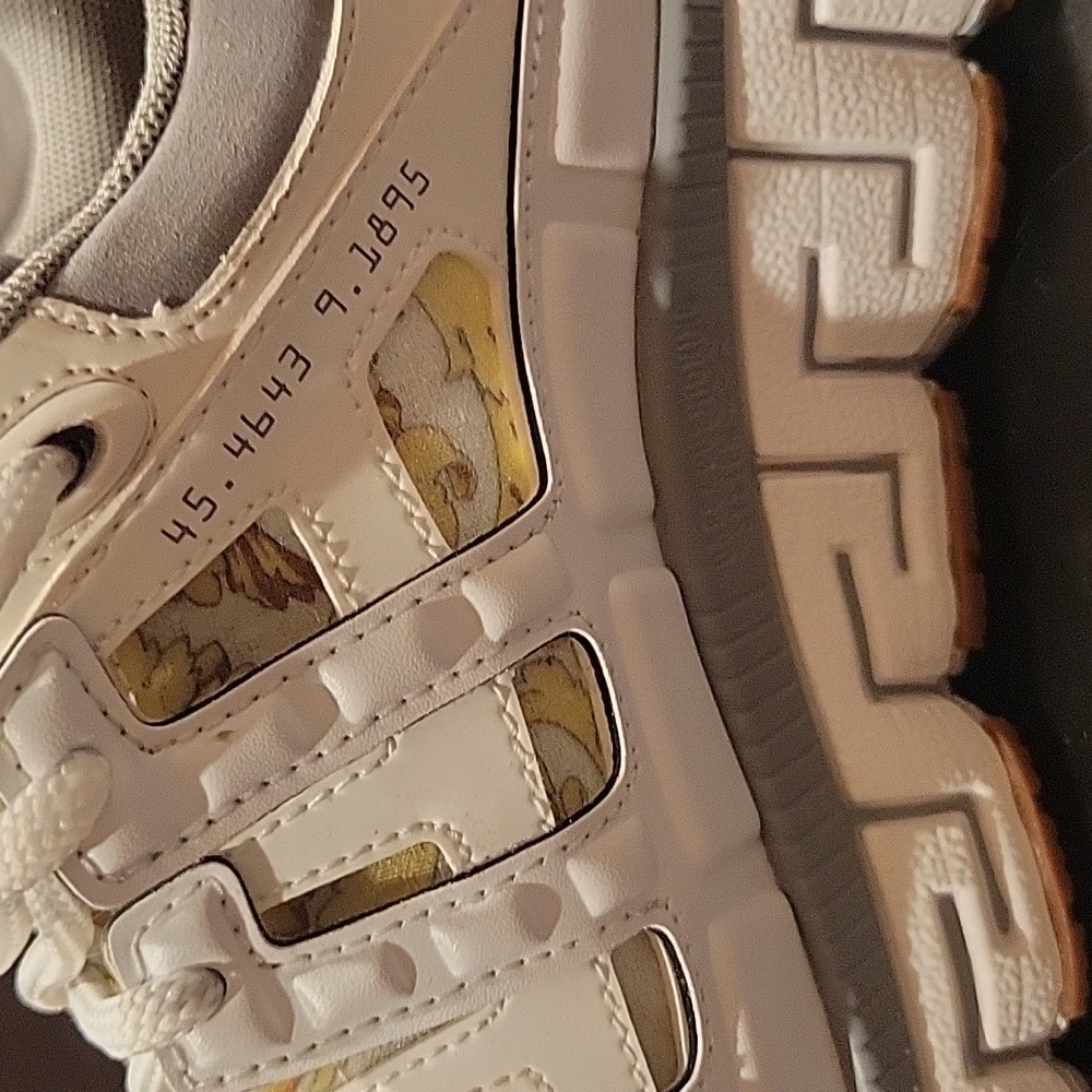 BRAND NEW Versace Trigreca Sneakers WOMEN 39 9 WITH BOX - Picture 11 of 14